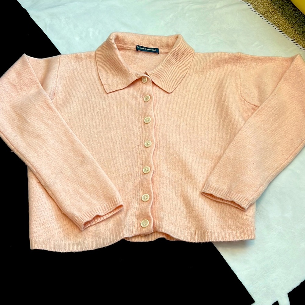 Brandy Melville light pink button up collared long sleeve sweater💞🦋